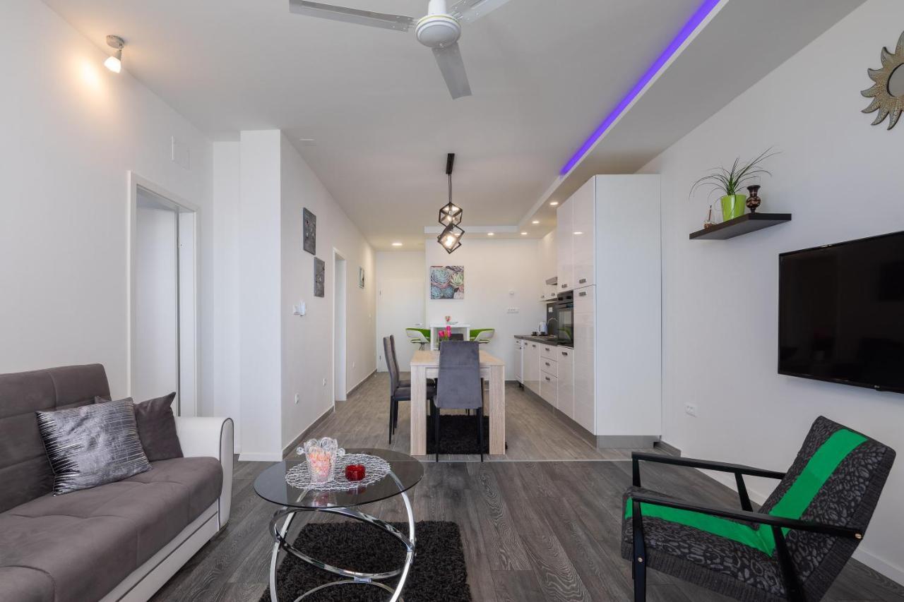 Seaside Deluxe Apartment เยเซนิเซ ภายนอก รูปภาพ